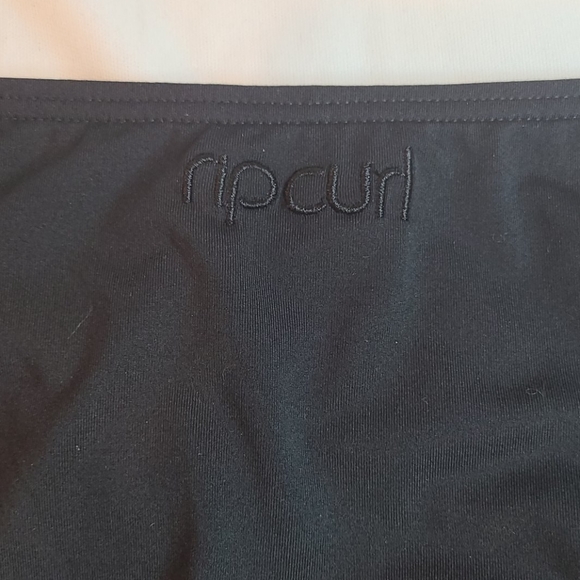 NWT Rip Curl Black Bikini Bottom Medium - Picture 4 of 5